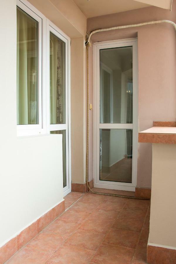 Glorious - 2-Bedroom Apartment Near Youth Hill By Flat Mаnager Plowdiw Exterior foto